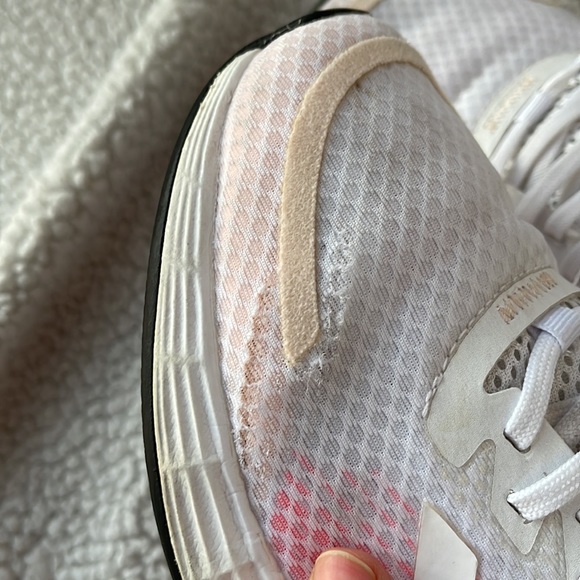 Adidas Women's running shoes. Size: 7.5 - Picture 5 of 7